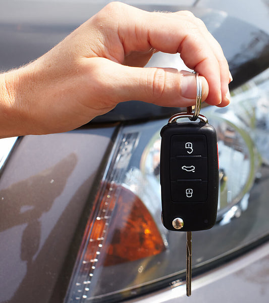 Mercedes-Benz Keyless-Go: Convenient Tech, Fast Key Replacement in Dubai